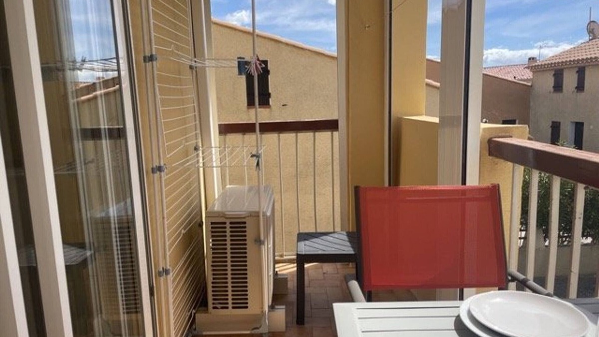 Fleury Apartment | Cozy 1BR Apt with Balcony, A/C, Near Beach and Port - Sleeps 4