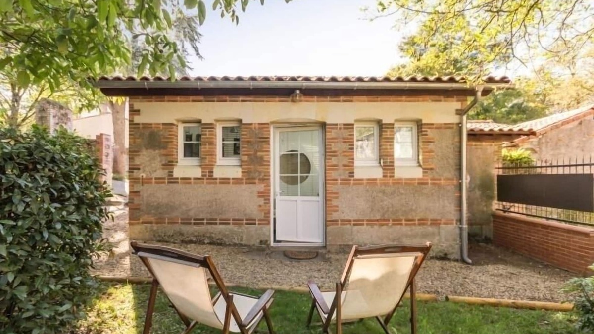 Saint-Sebastien-sur-Loire Cottage | Cozy Urban Studio Near Nantes with Private Garden & Bikes