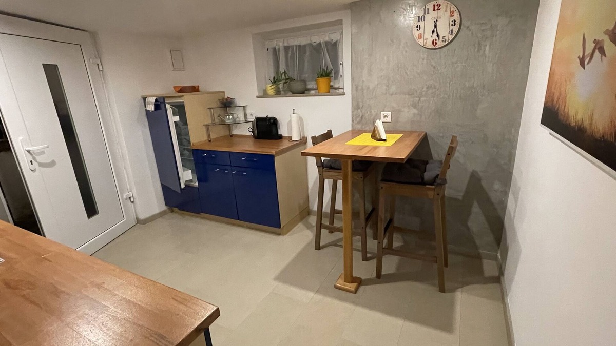 Iserhagen Sud Apartment | Cozy furnished basement apartment