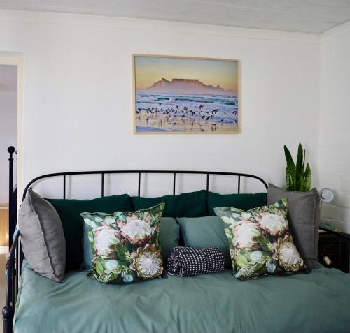 Durbanville Apartment | Cozy Garden Cottage - Durbanville, Cape Town