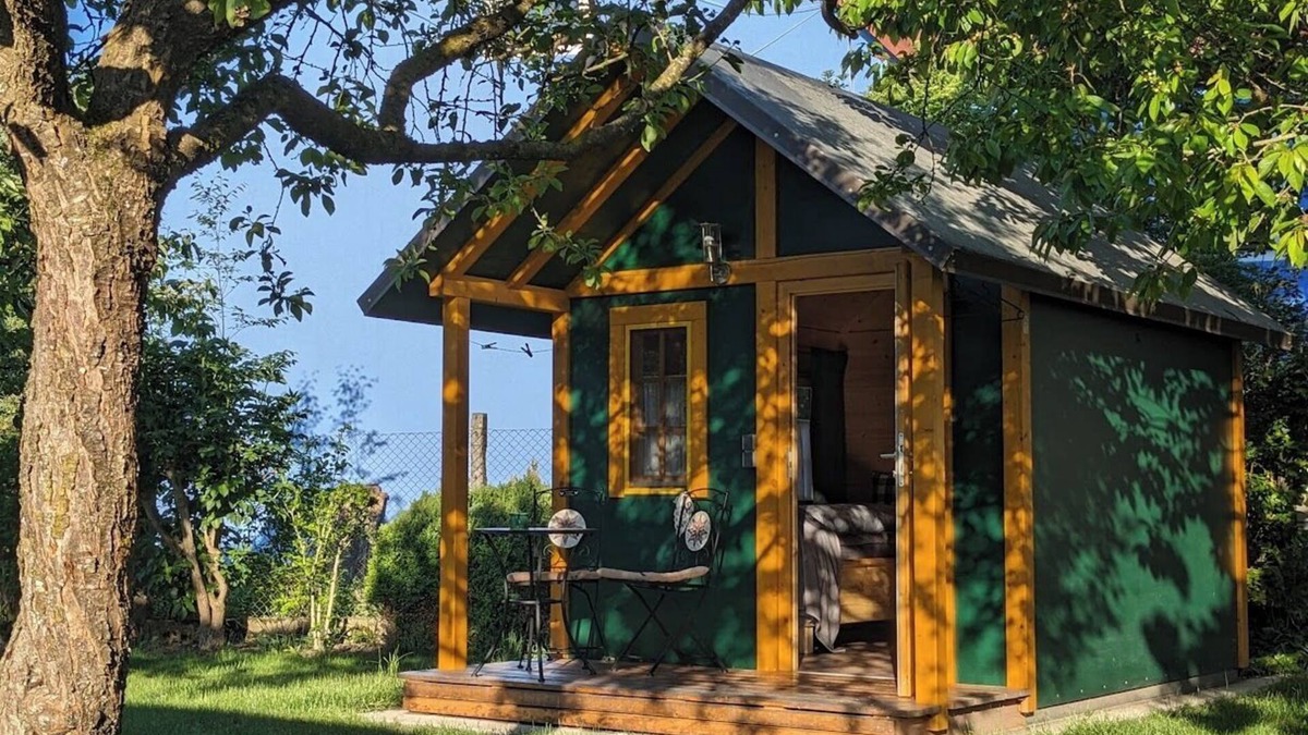 Ornbau Apartment | Cozy garden shed to linger in with garage