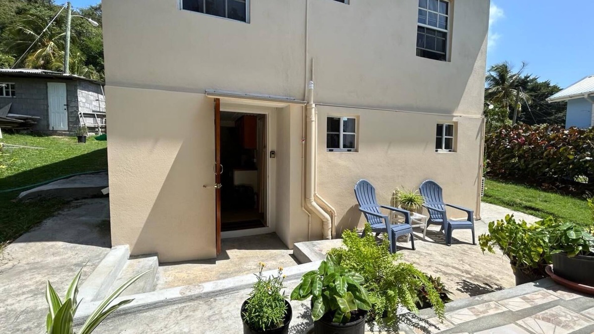 Westerhall Apartment | Cozy Garden Studio for 2 + parking