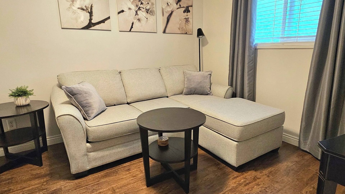 Langley House | *Cozy Garden Suite, with private entrance in beautiful & quiet neighbourhood *