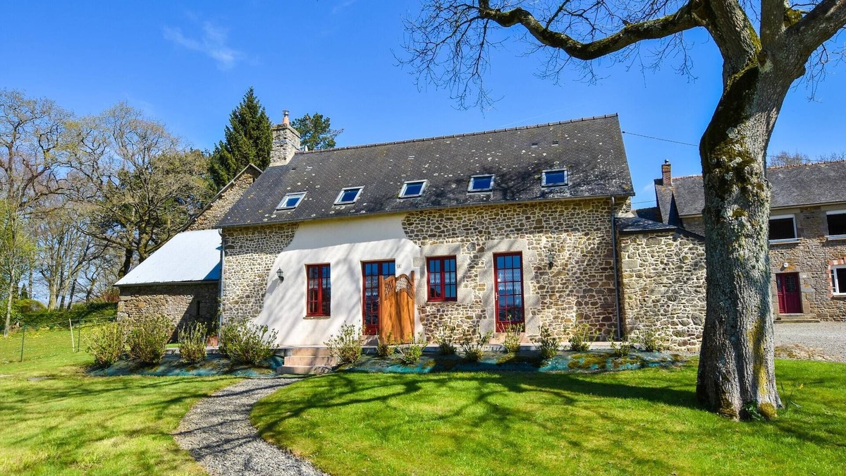 Bonnemain House | Cozy Garden Villa in Bonnemain
