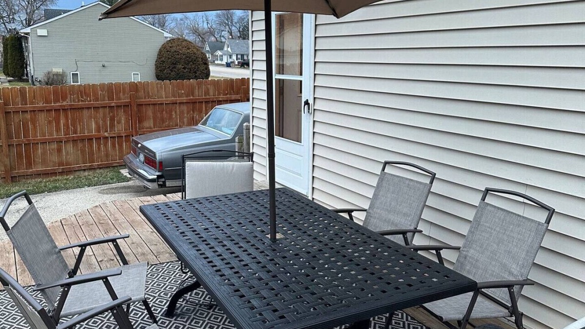 North Chicago House | Cozy Gated Home Walk to Navy Base and Parks