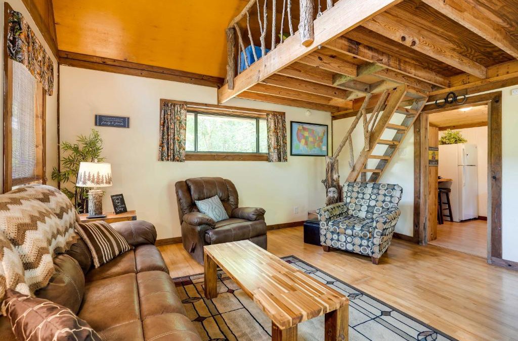 Menlo Apartment | Cozy Georgia Abode with Deck, Fire Pit and Lake Access