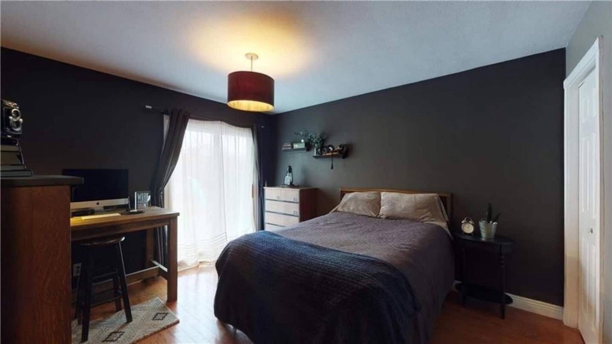 Erie House | Cozy Getaway 2BR + Hottub Erie PA Acacia House