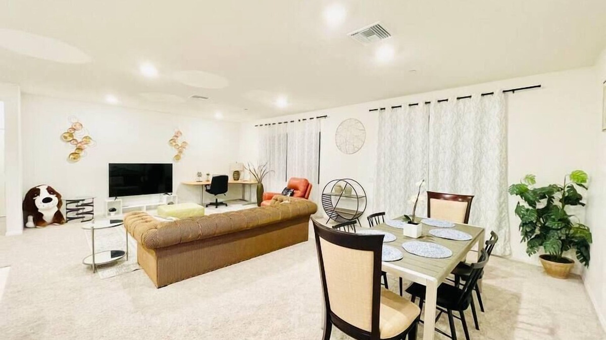 Colton House | Cozy Getaway 5-Bdr Family Retreat Home nearUCR NOS