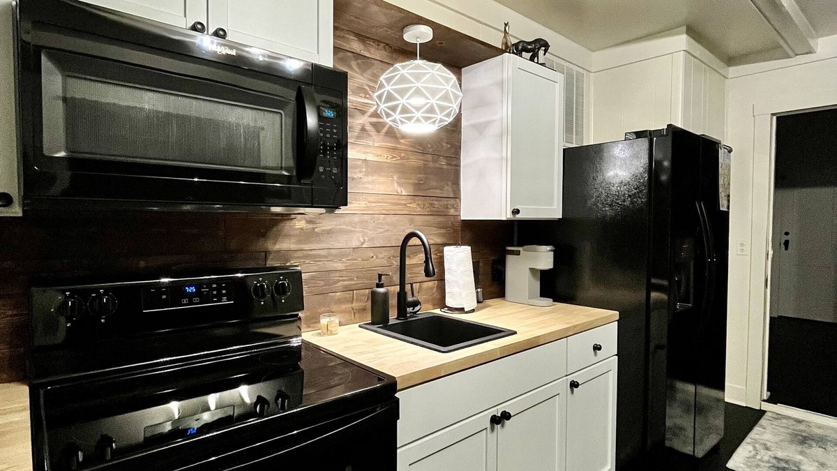 Bardstown Apartment | Cozy Getaway at Stone Horse
