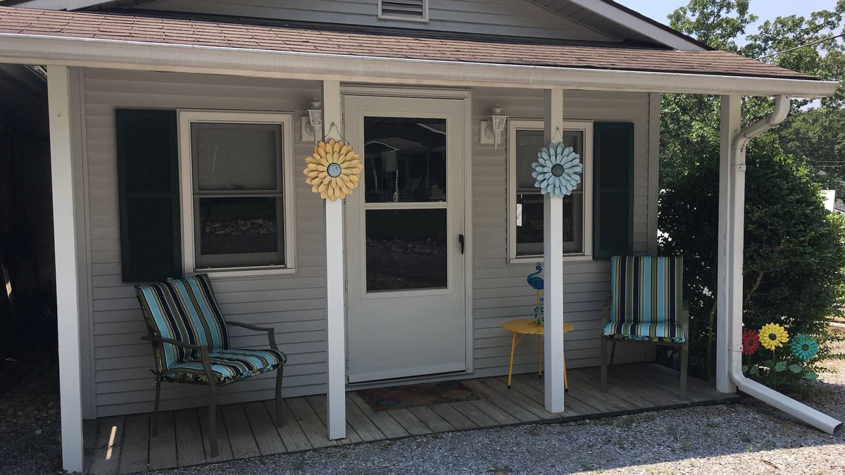 Gilbertsville Cottage | Cozy Getaway Cottage within walking distance to Ky Lake