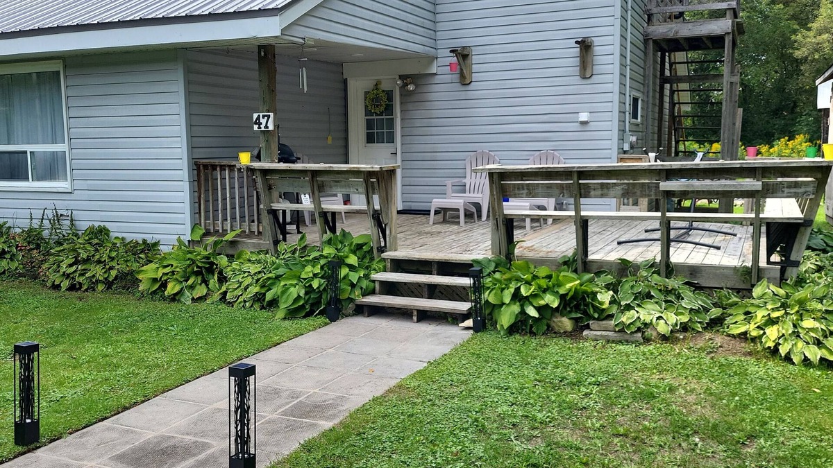 Shallow Lake Cabin | 🌅Cozy Getaway Near Sauble Beach, Waterfalls, and Tobermory🌊