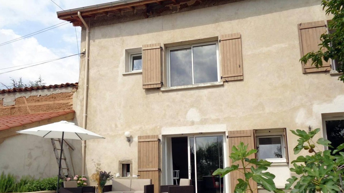Maringes Cottage | Cozy Gîte with Terrace, Garden & Modern Amenities in Scenic Maringes