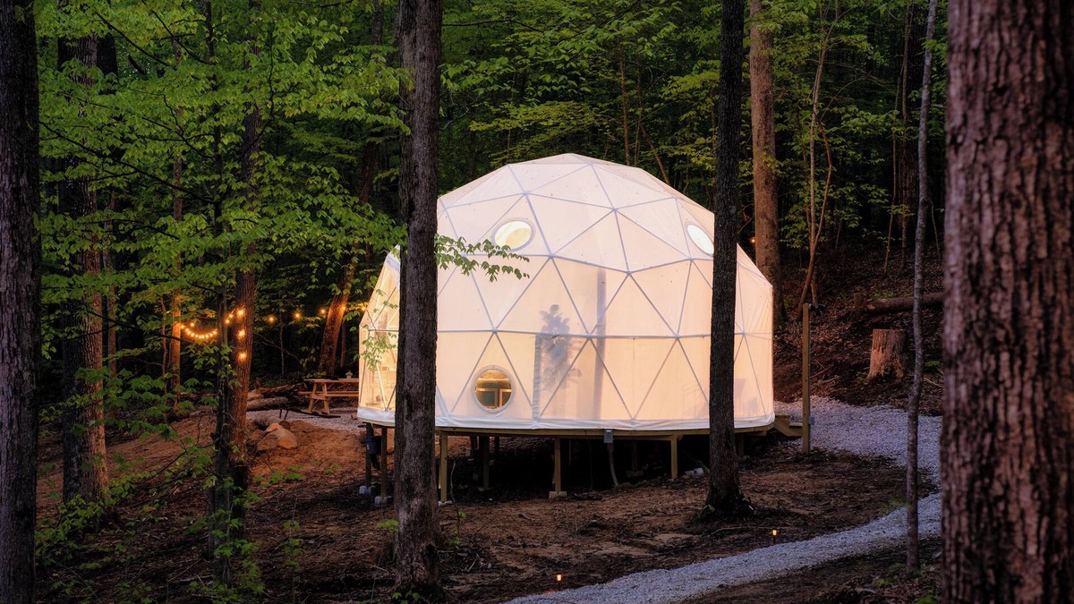 Robbins Cabin | Cozy Glamping Dome PERFECT for couples near Brimstone and Big South Fork