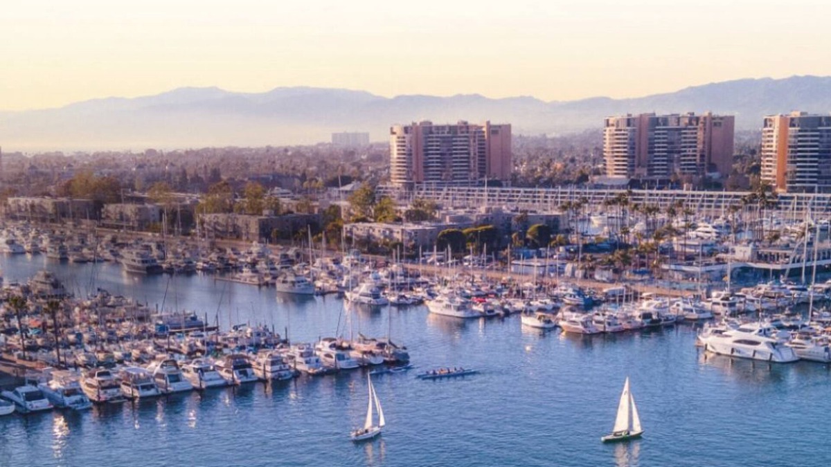 Marina del Rey Boat Rental | Cozy good vibes boat experience in Marina Del Rey. Perfect location in safe area
