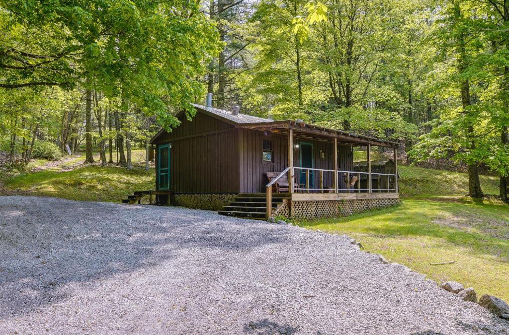 Green Bank House | Cozy Green Bank Cabin about 2 Mi to Observatory!