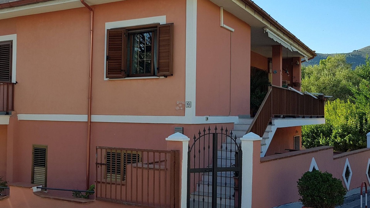 Marina Di Camerota Apartment | Cozy Green Kitchen Apartment