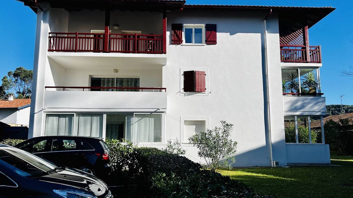 Cambo-les-Bains Apartment | Cozy Ground Floor 2-Room Apartment with Terrace and Parking in Cambo-les-Bains