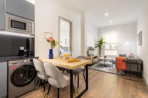 Chamberi Apartment | Cozy Ground-Floor Apartment for 4 in Chamberí Quevedo V