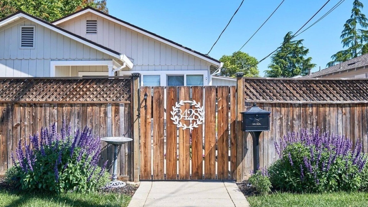 Livermore House | Cozy Guest House close to Downtown!