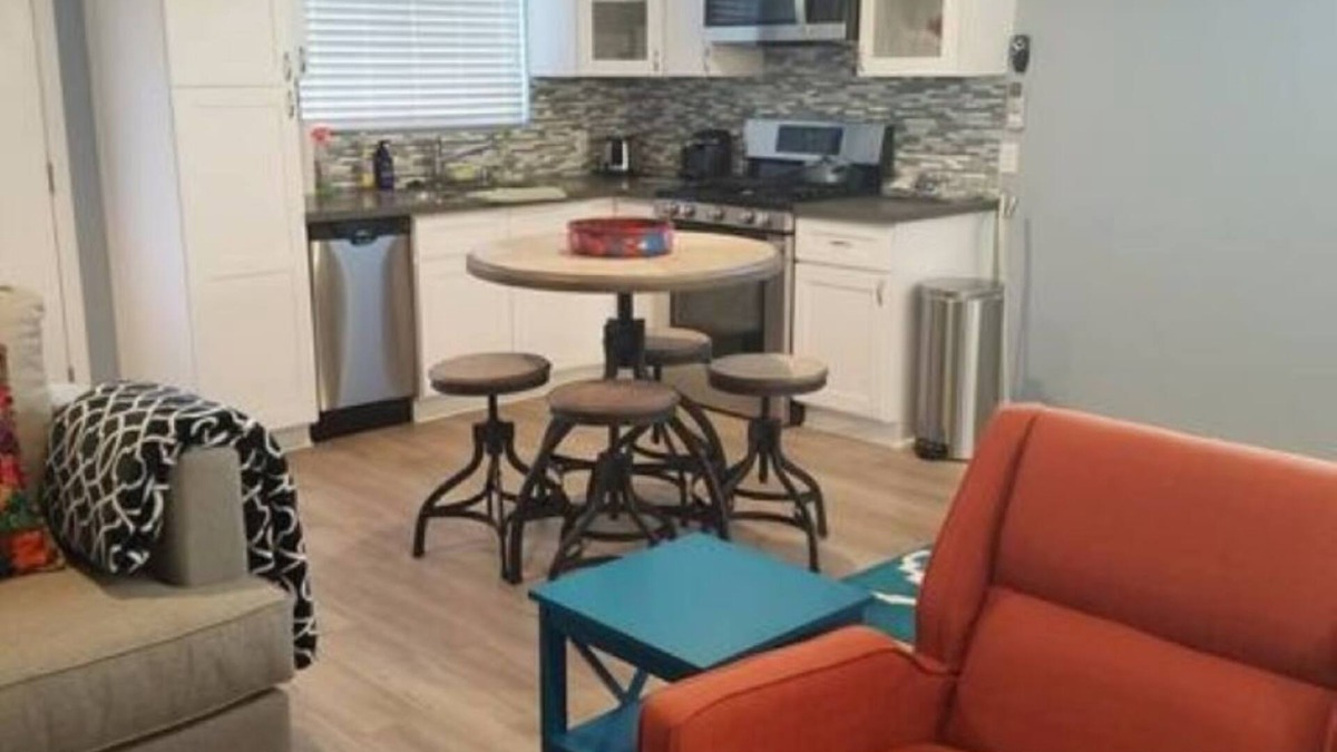 Northridge House | Cozy Guest-House for Leisure or Biz Traveler