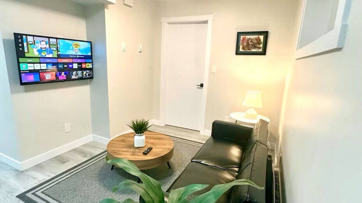 Regina Apartment | Cozy guest house in The Greens, Regina.nNewly finished 1-bed basement Suite.