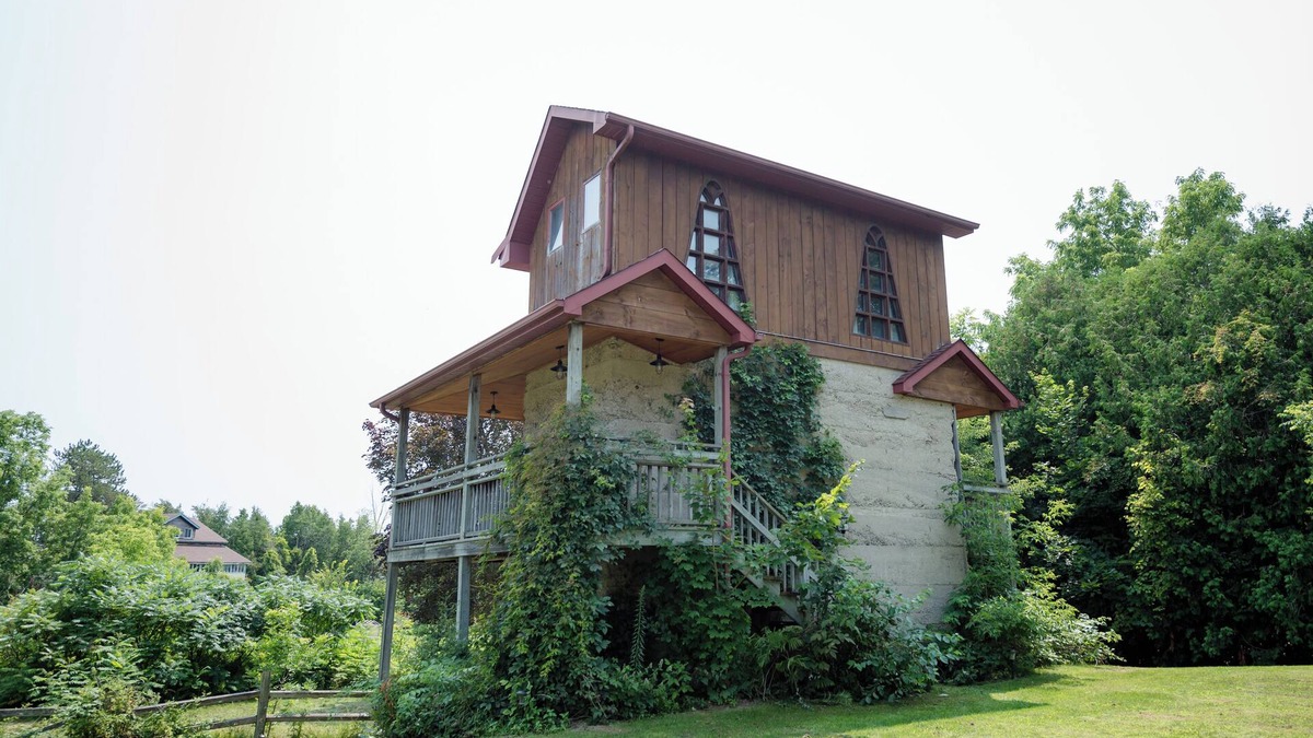 Sutton Cabin | Cozy Guest House on the River