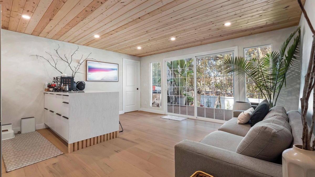 Lake Forest Cabin | Cozy Guest House Surrounded with nature and Eucalyptus Trees.