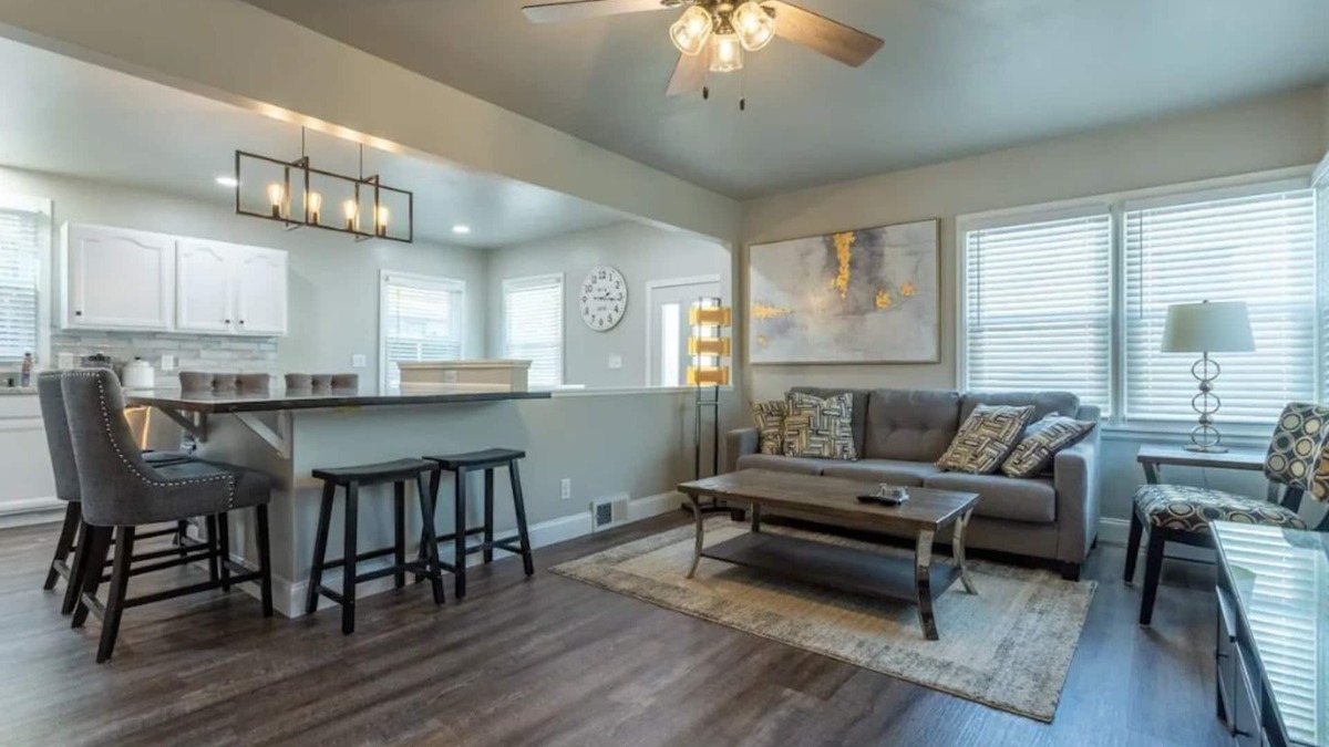 Dubuque House | Cozy Guest House Welcomes You
