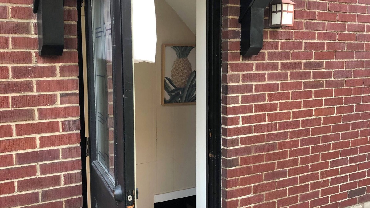 Mount Lebanon Apartment | Cozy guest suite in the heart of Mt. Lebanon