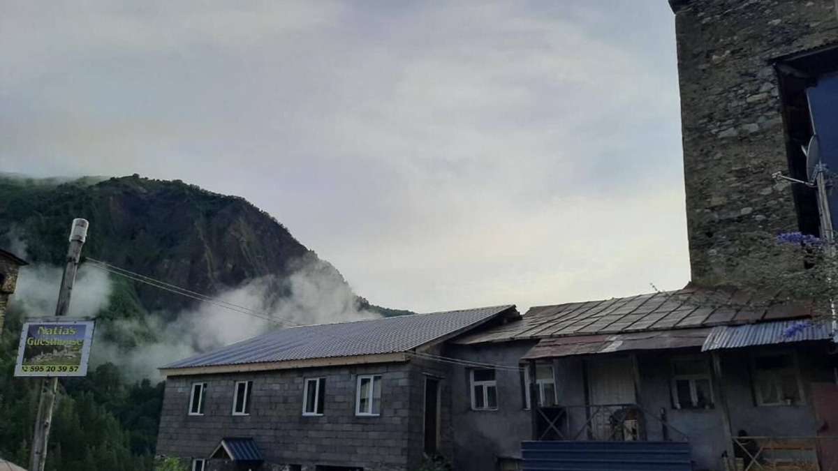 Lalkhori House | cozy guesthouse in the mountain (Pet-Friendly)