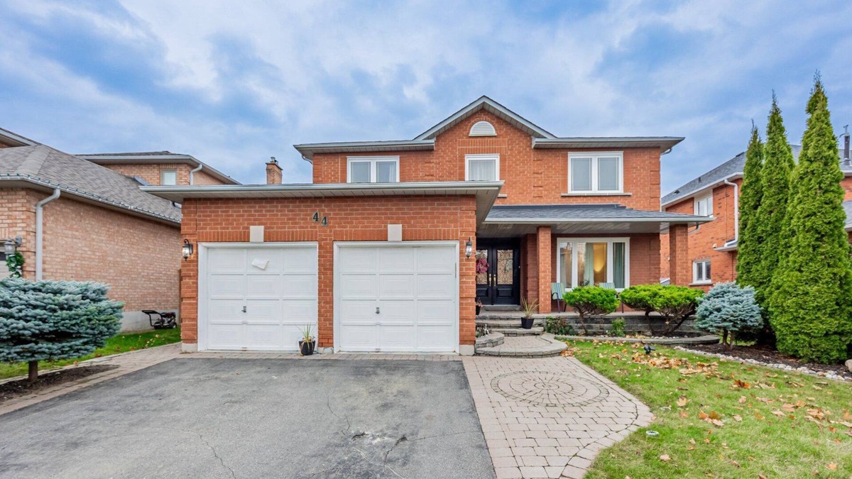 Whitby Apartment | Cozy Haven Retreat 2 Bed Basement