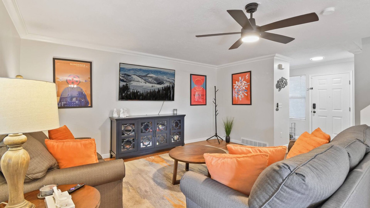 Heber House | Cozy Heber Getaway | Pet-Friendly, Sleeps 9, Ski Area Close & Outdoor Adventures, BBQ and Fire Pit