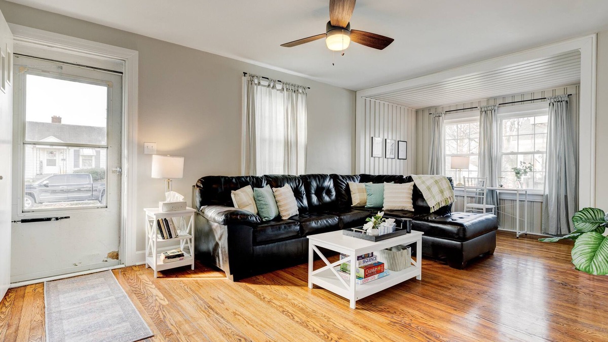Henderson House | Cozy Henderson House Close to Downtown Henderson