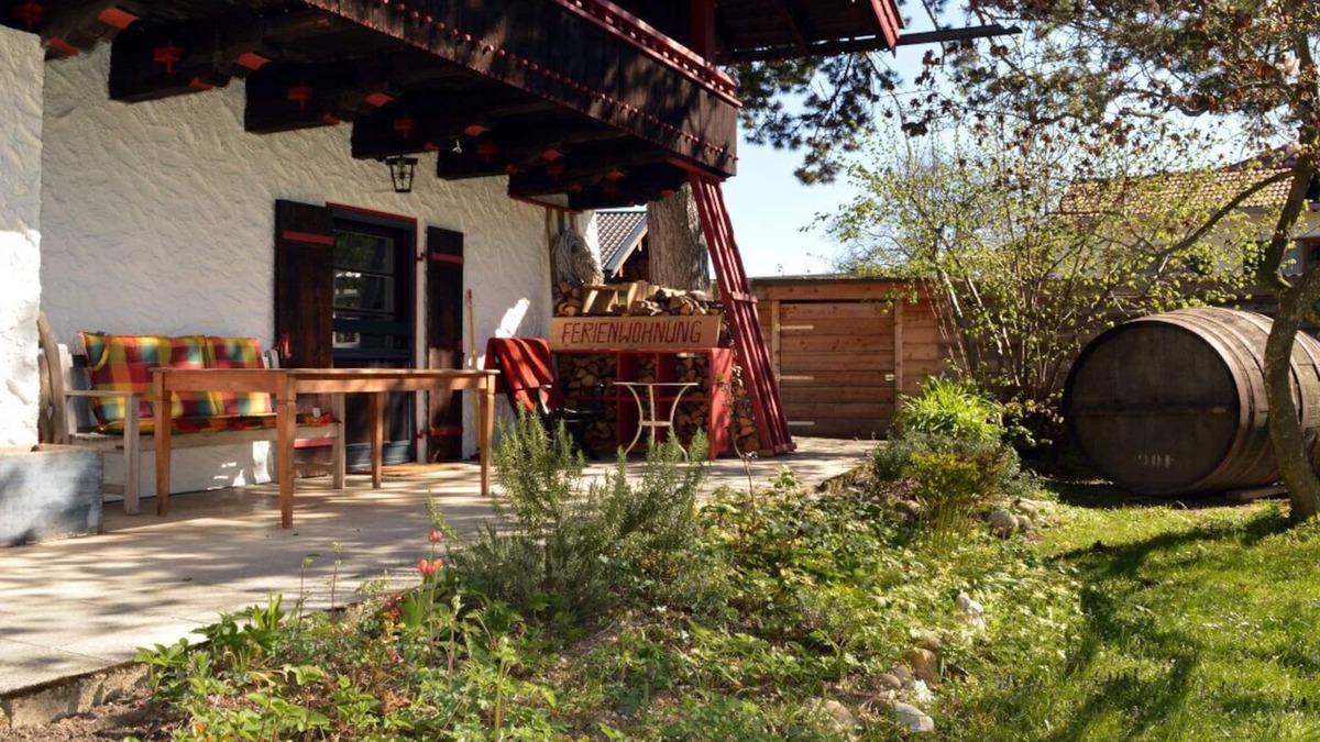 Prien am Chiemsee Apartment | Cozy, high-quality apartment with a large south-facing terrace and barbecue facilities