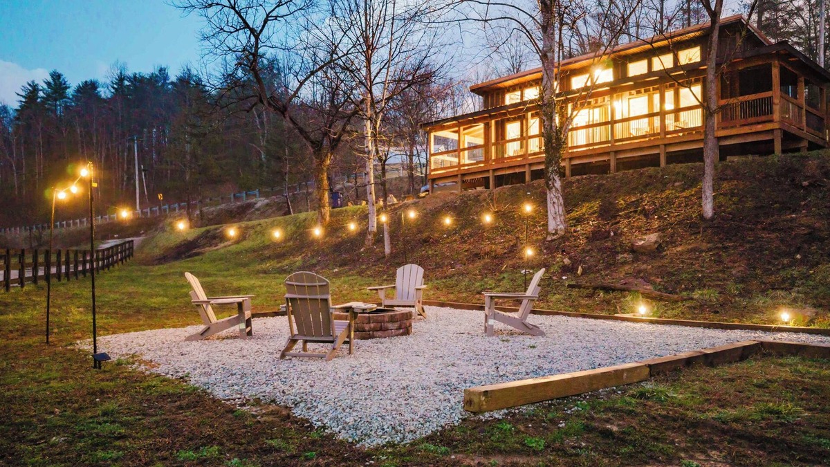 Campton Cabin | Cozy hiker’s retreat with relaxing hot tub.
