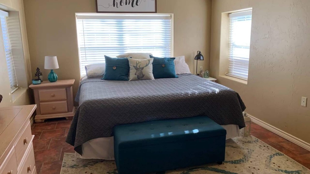 Hunt House | Cozy hill country retreat steps away from Guadalupe River
