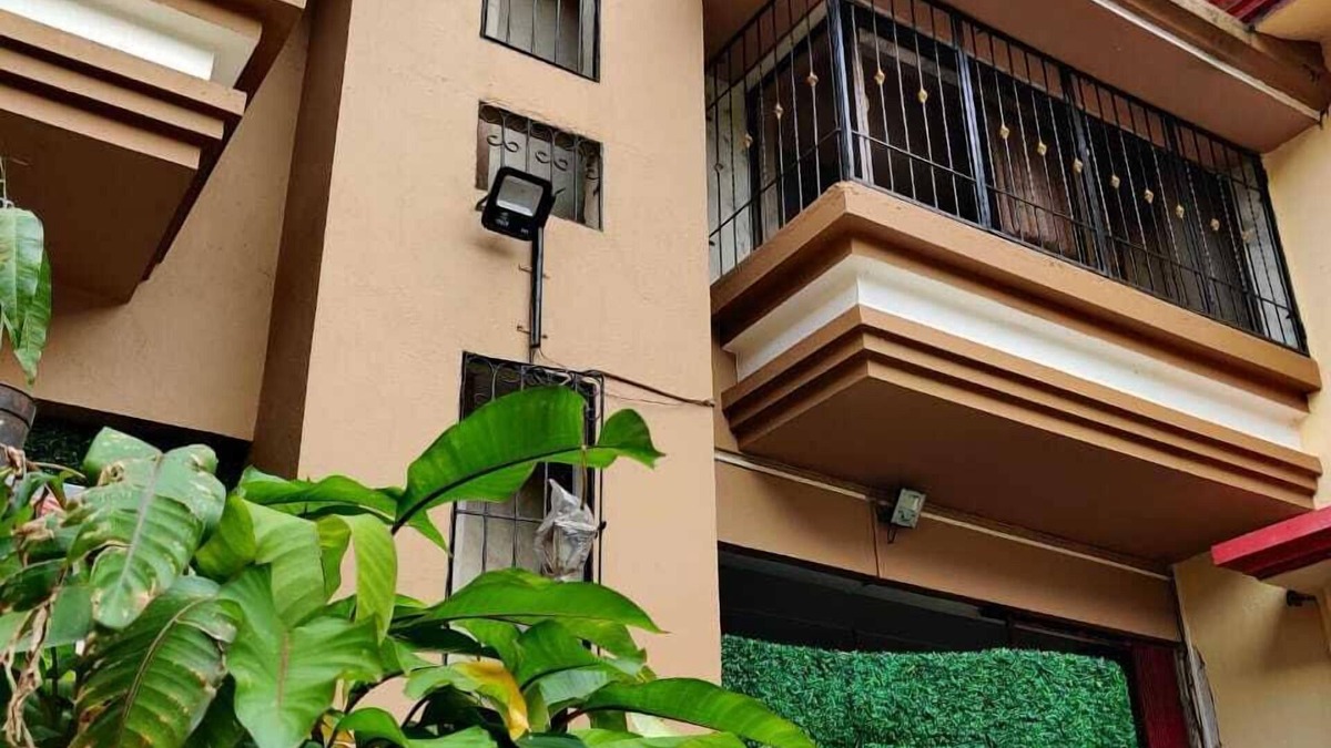 Lonavala Villa | Cozy Hill-touch villa with Lounge Pool. Quiet neighbourhood. Quick trek to lake
