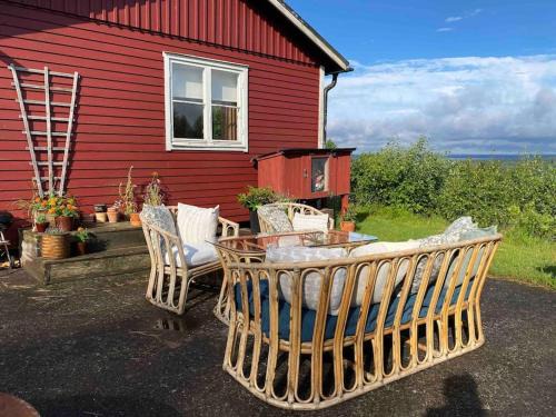 Undenas House | Cozy Hilltop Cottage With Fantastic View