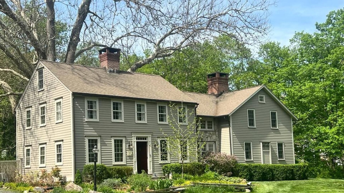 Lewisboro House | Cozy Historic Estate on 3 acres with Chef's Kitchen, Fireplaces, Pool, Hot Tub