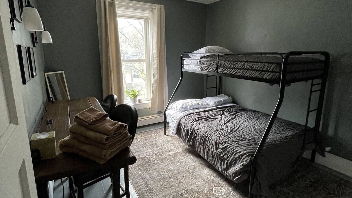 Norwich House | Cozy Historic Townhouse