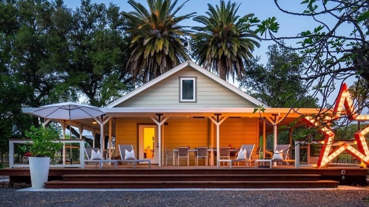Geyserville Cottage | Cozy Historical Guesthouse in Anderson Valley Vineyards