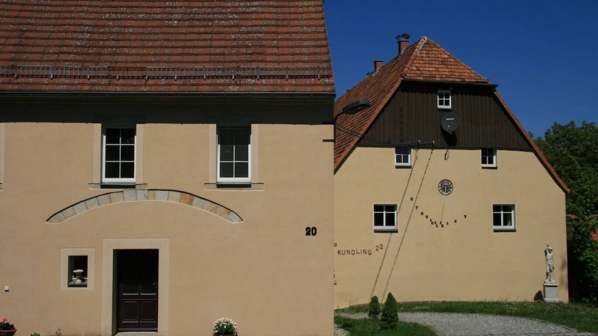 Zeschnig Apartment | Cozy holiday apartment on a former farm in a quiet, green location