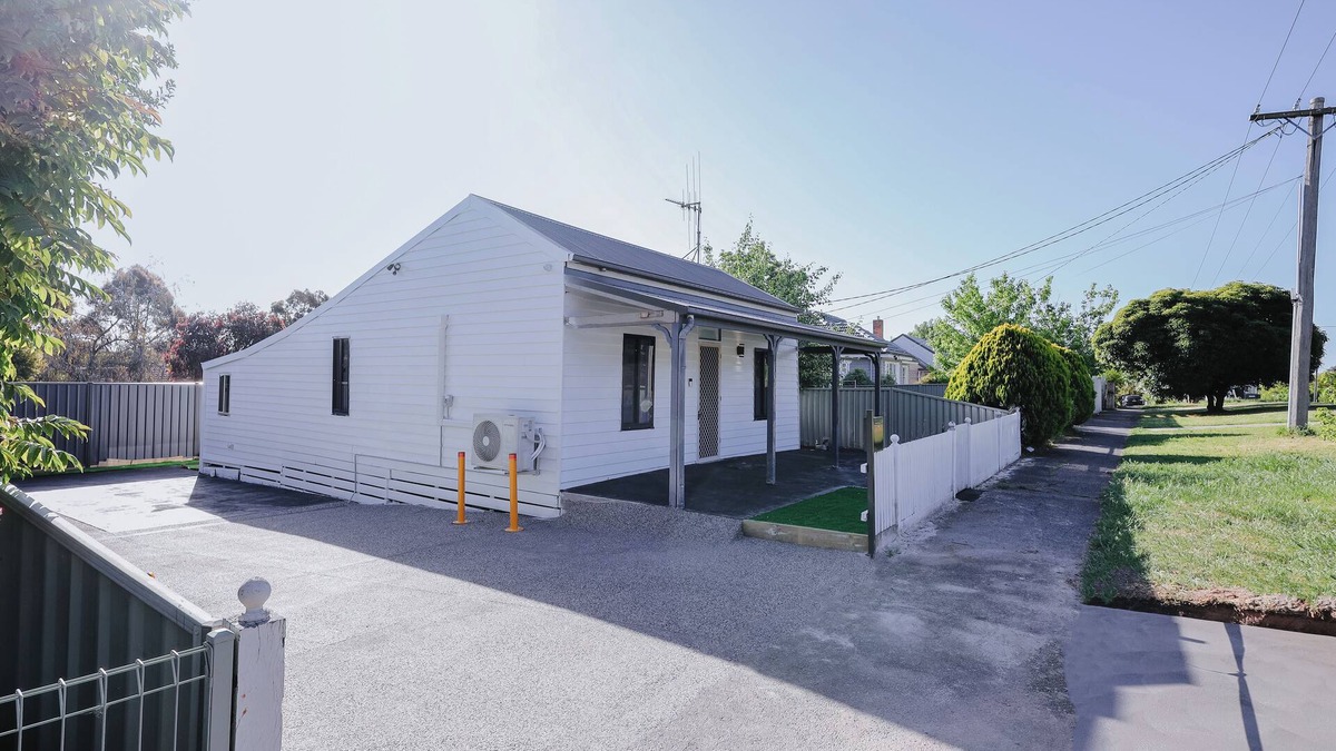 Long Gully House | Cozy Holiday Home