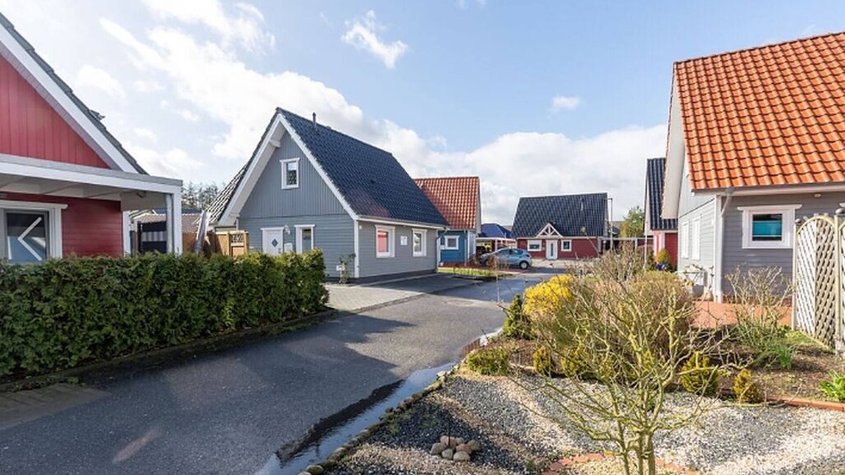 Haseluenne House | Cozy holiday home in Swedish style with sauna, fireplace, garden