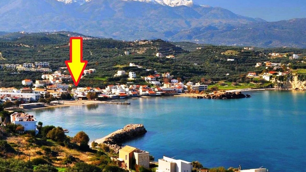 Almyrida Apartment | Cozy Holiday House next to Sandy BEACH, sleeps 5 ,two storey 75 m2 in Almyrida