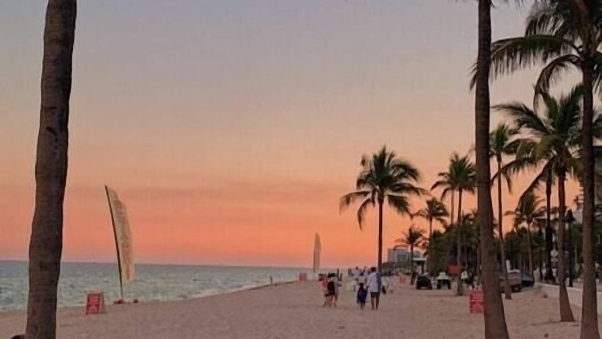 North Beach Apartment | Cozy Hollywood Beach Home | Ocean Walk and Pool