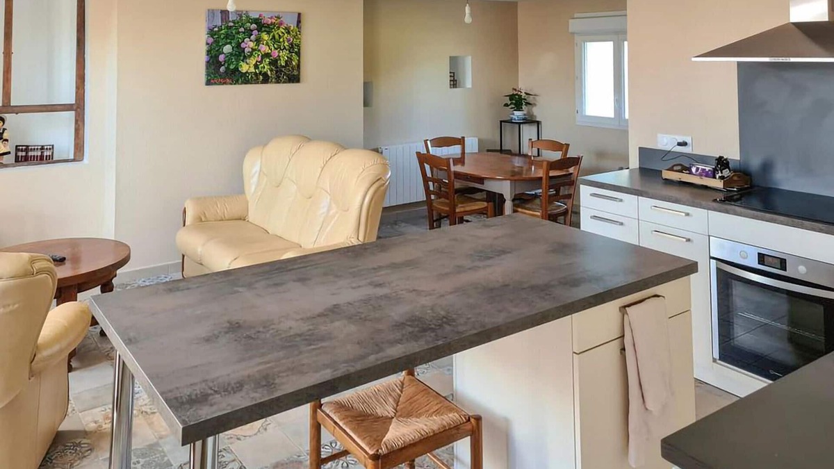 Saint-Vincent-la-Chatre House | Cozy home in Saint-Vincent-la-Châtr