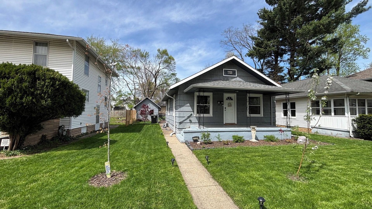 Northeast South Bend House | Cozy Home, 25 minute walk to the stadium