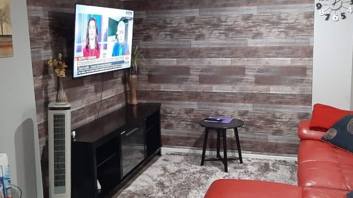 Winnipeg House | Cozy Home away from Home in a Basement with a separate entrance