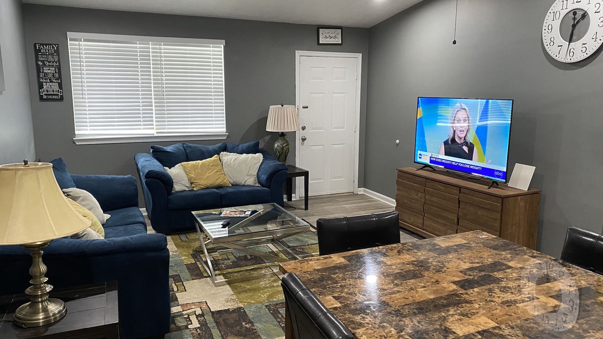 Lochearn House | Cozy home away from home